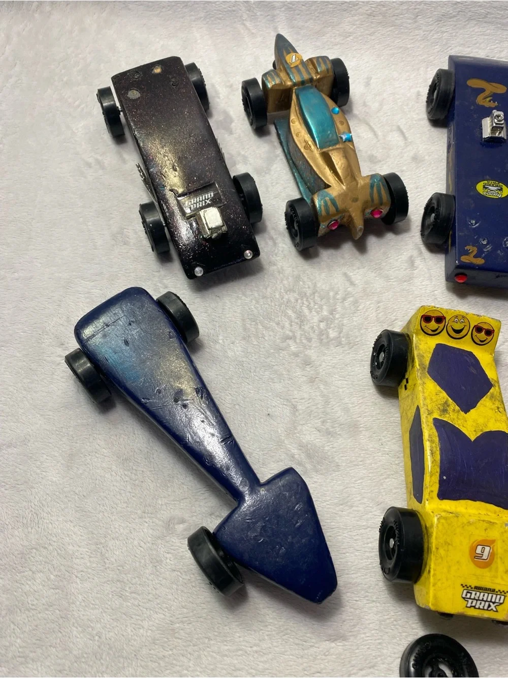 VINTAGE LOT of 9 Pinewood DERBY CARS PINECARS Cub Boy Scouts Wooden PINE CARS